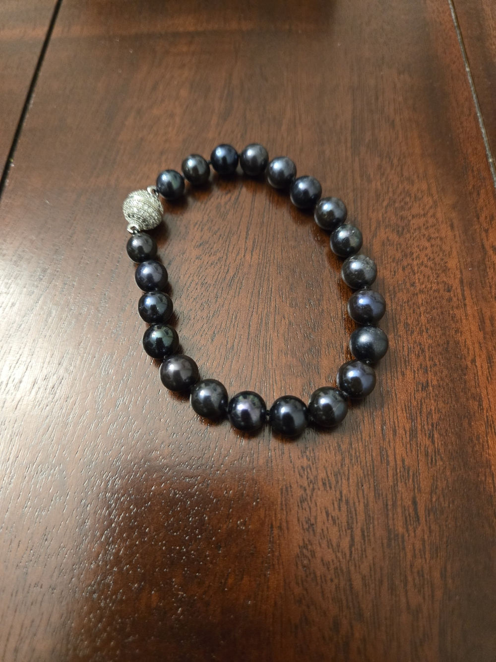 Black Pearl Bead Bracelet with Textured Silver Accent